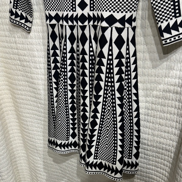 Nina Leonard Black White Fit Flare Lightweight Sweater Midi Dress Size M NWOT - Picture 6 of 7